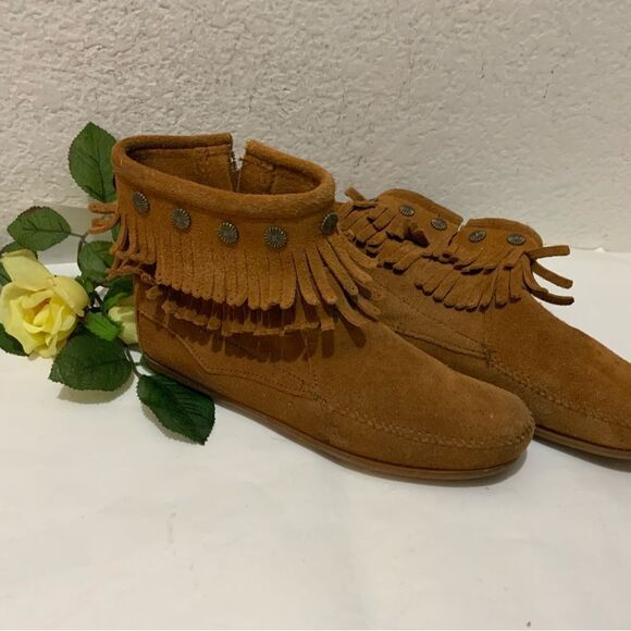 MINNETONKA Women’s Double Fringe Side Zip Ankle Boot Moccasin Dusty Brown 7.5 - Picture 2 of 13
